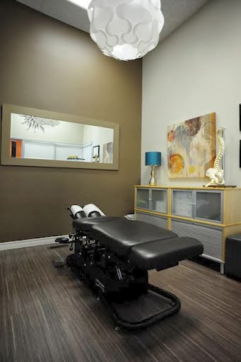 Reinhardt Chiropractic Health Centre | 610 Lancaster St W, Kitchener, ON N2K 1M3, Canada | Phone: (519) 742-9341