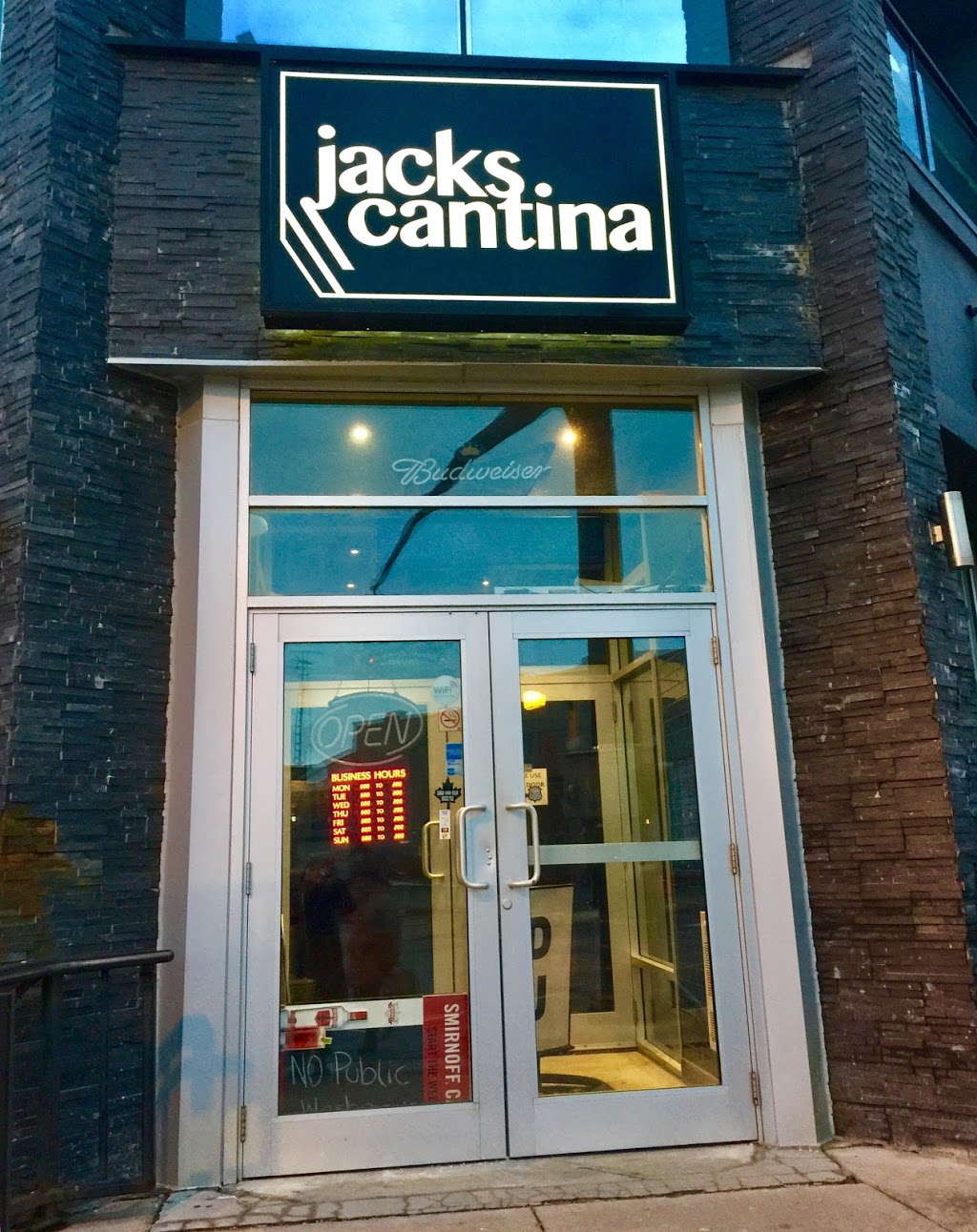 Jacks Cantina | 5043 Centre St, Niagara Falls, ON L2G 3N8, Canada | Phone: (905) 356-8410