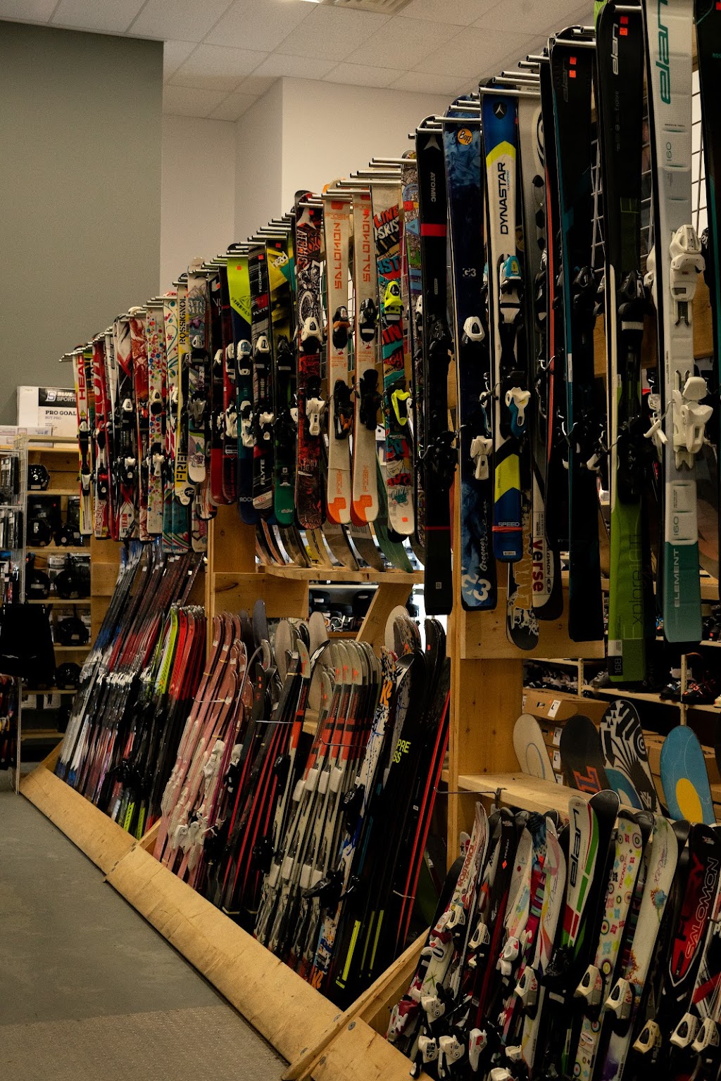 Sports Aux Puces | 1361 Rue Des Champs-Élysées, Chicoutimi, QC G7H 6J2, Canada | Phone: (418) 437-2050