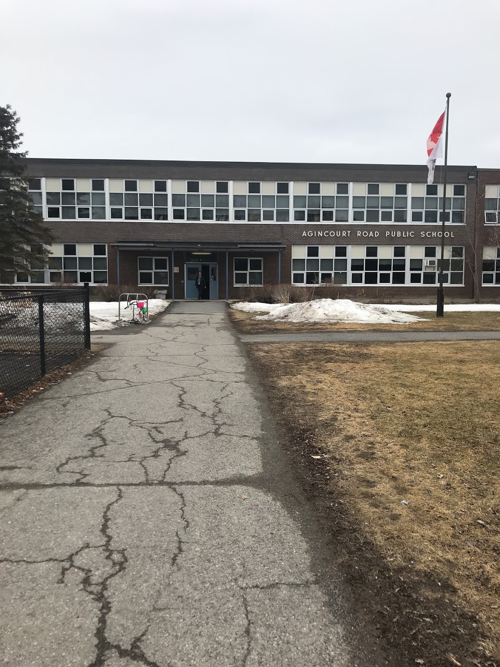 Agincourt Road Public School | 1250 Agincourt Rd, Ottawa, ON K2C 2J2, Canada | Phone: (613) 225-2750