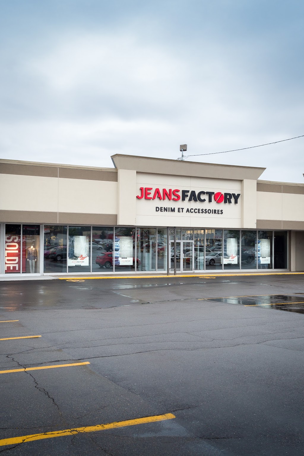 Jeans Factory | 84 Route du Président-Kennedy, Place Kennedy, Lévis, QC G6V 6C9, Canada | Phone: (418) 838-1881