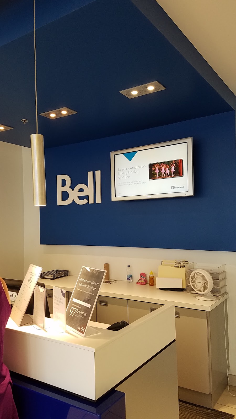 Bell | 691 Boulevard Curé-Labelle, Sainte-Rose, QC H7L 5R7, Canada | Phone: (450) 970-3338