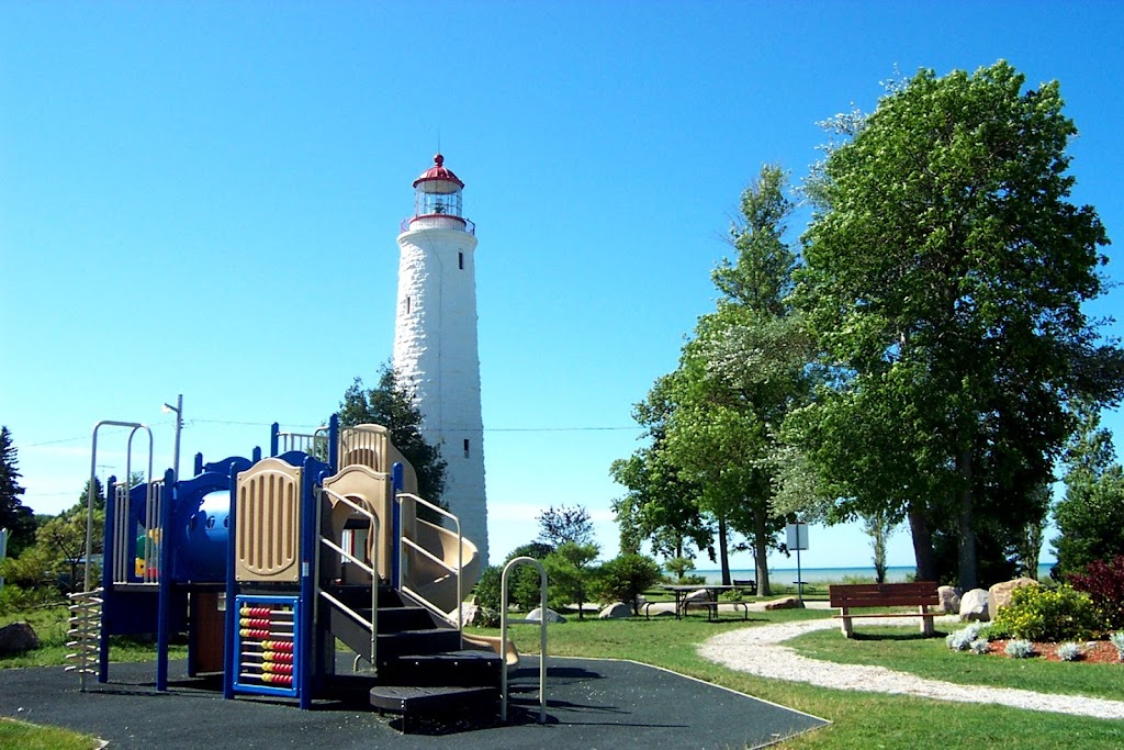 Point Clark Lighthouse and Lightkeepers Museum | 526 Lighthouse Rd, Point Clark, ON N2Z 2X3, Canada | Phone: (519) 395-2494