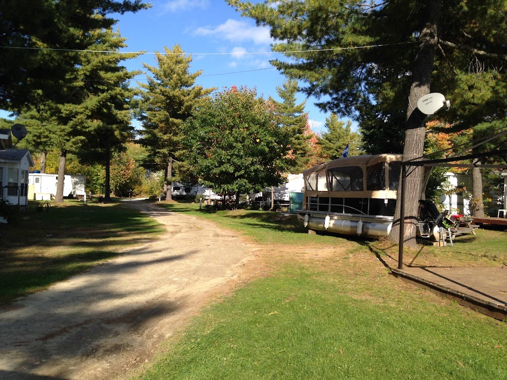 RV Camping | 14 Chemin 4 du Barrage-Mercier, montcerf lytton, QC J0W 1N0, Canada | Phone: (819) 438-2355