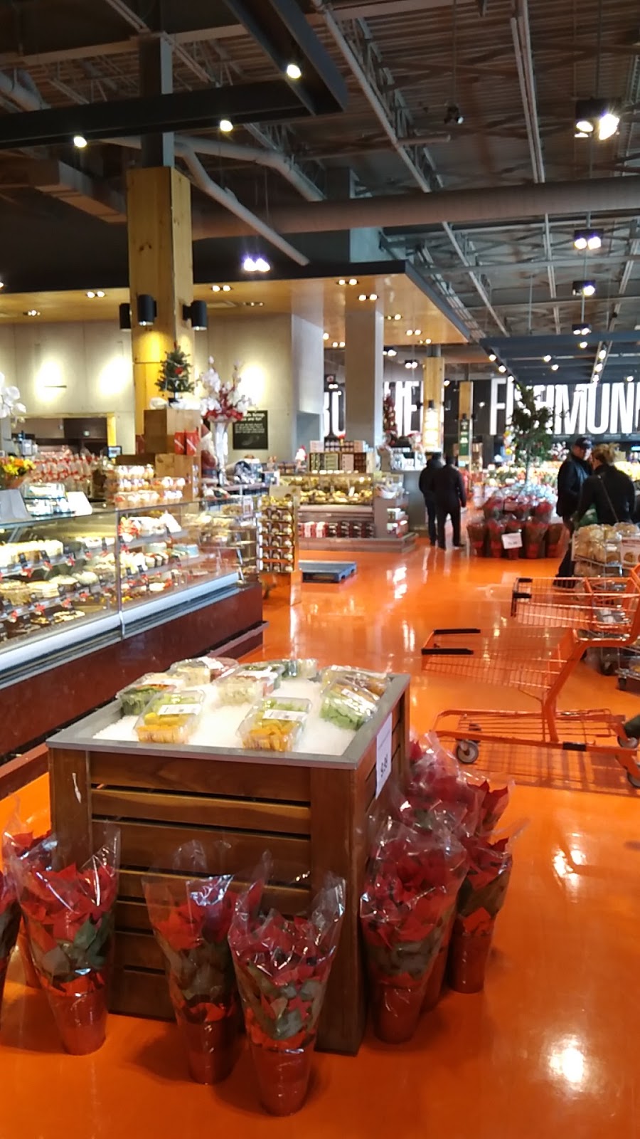 Loblaws | 17 Leslie St, Toronto, ON M4M 3H9, Canada | Phone: (416) 469-2897