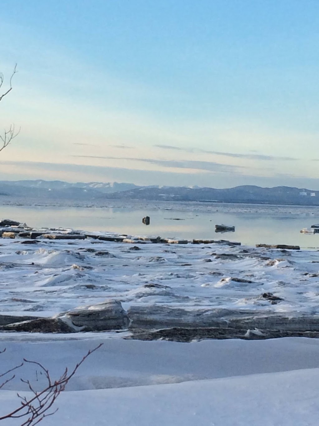 La Cabine Bleue | 490 Chemin du Moulin, Saint-Jean-Port-Joli, QC G0R 3G0, Canada | Phone: (418) 241-9996