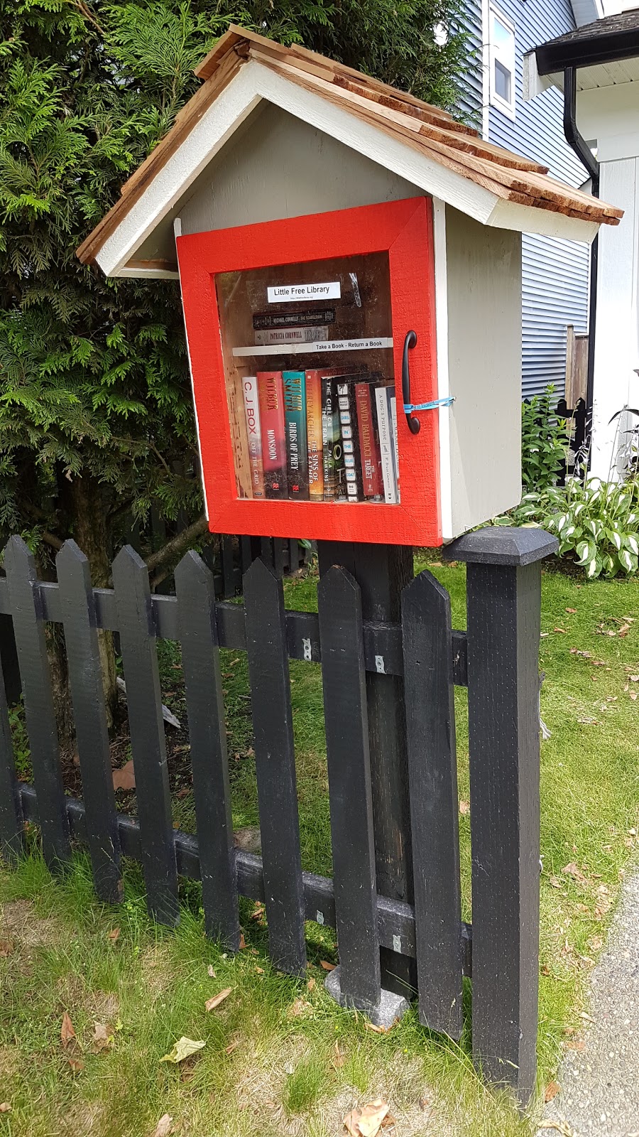 LiL Red Door BookHouse | 49.203020,-122.679136, 19565 Fraser Way, Pitt Meadows, BC V3Y 2W6, Canada