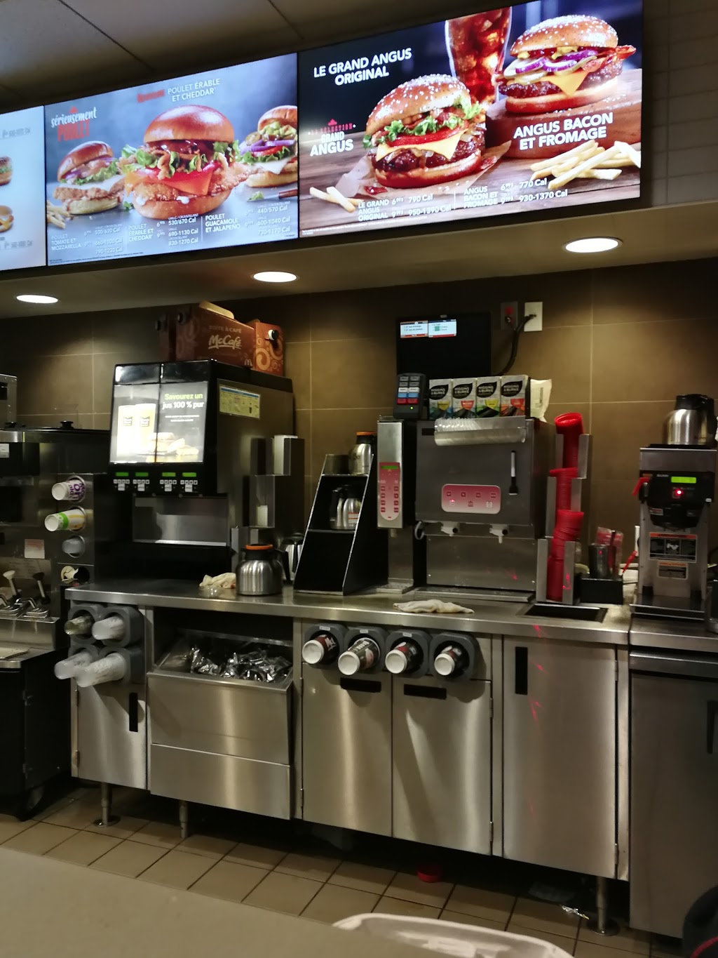 McDonalds | 481 Avenue Taniata, Saint-Romuald, QC G6W 5M6, Canada | Phone: (418) 834-1265