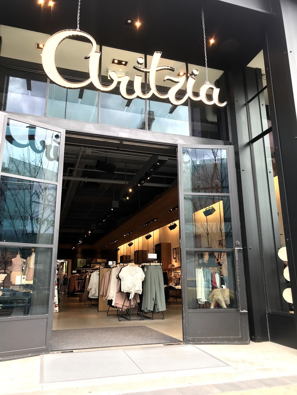 Aritzia | 644 Park Royal N, West Vancouver, BC V7T 1H9, Canada | Phone: (604) 926-7666