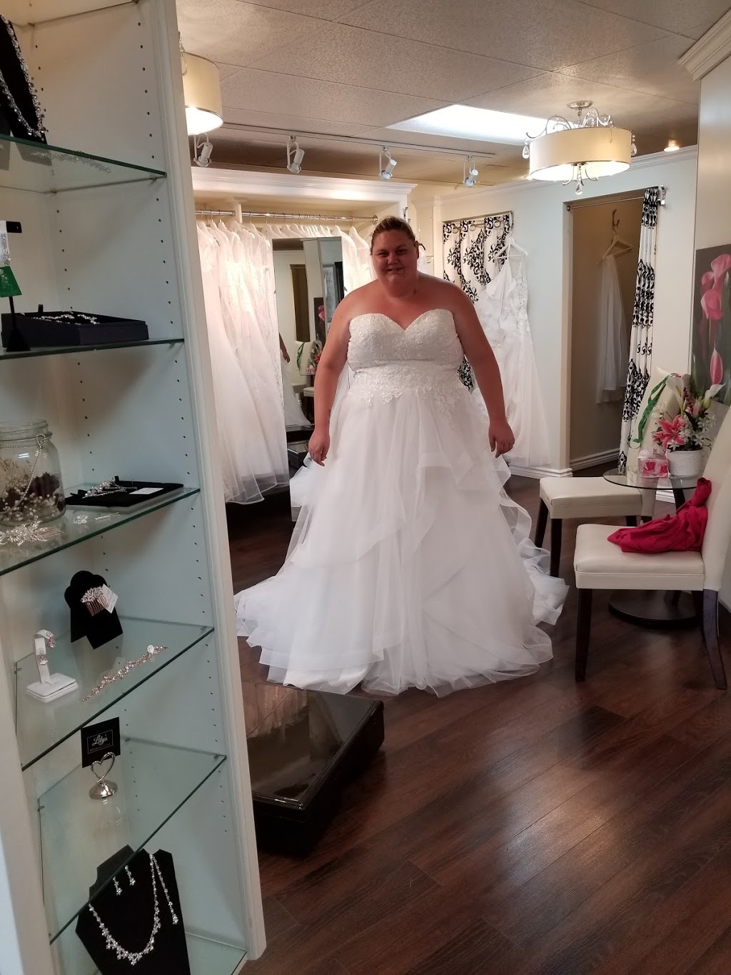 Lilys Bridal Boutique | 721 County Rd 28, Belleville, ON K8N 4Z7, Canada | Phone: (613) 966-1781