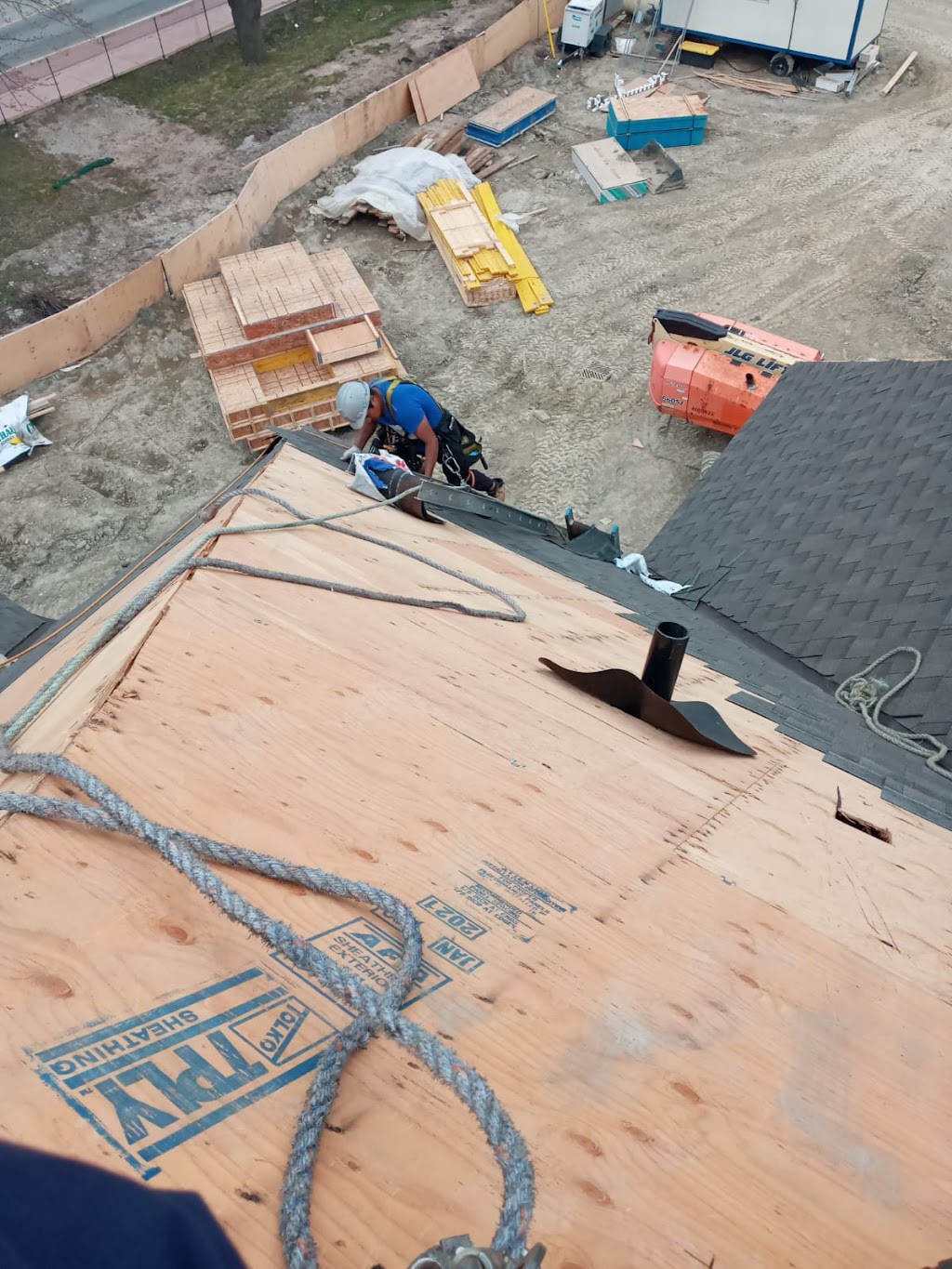 SGM Construction Roofing | 287 Epsom Downs Dr, North York, ON M3M 1T5, Canada | Phone: (437) 239-4883