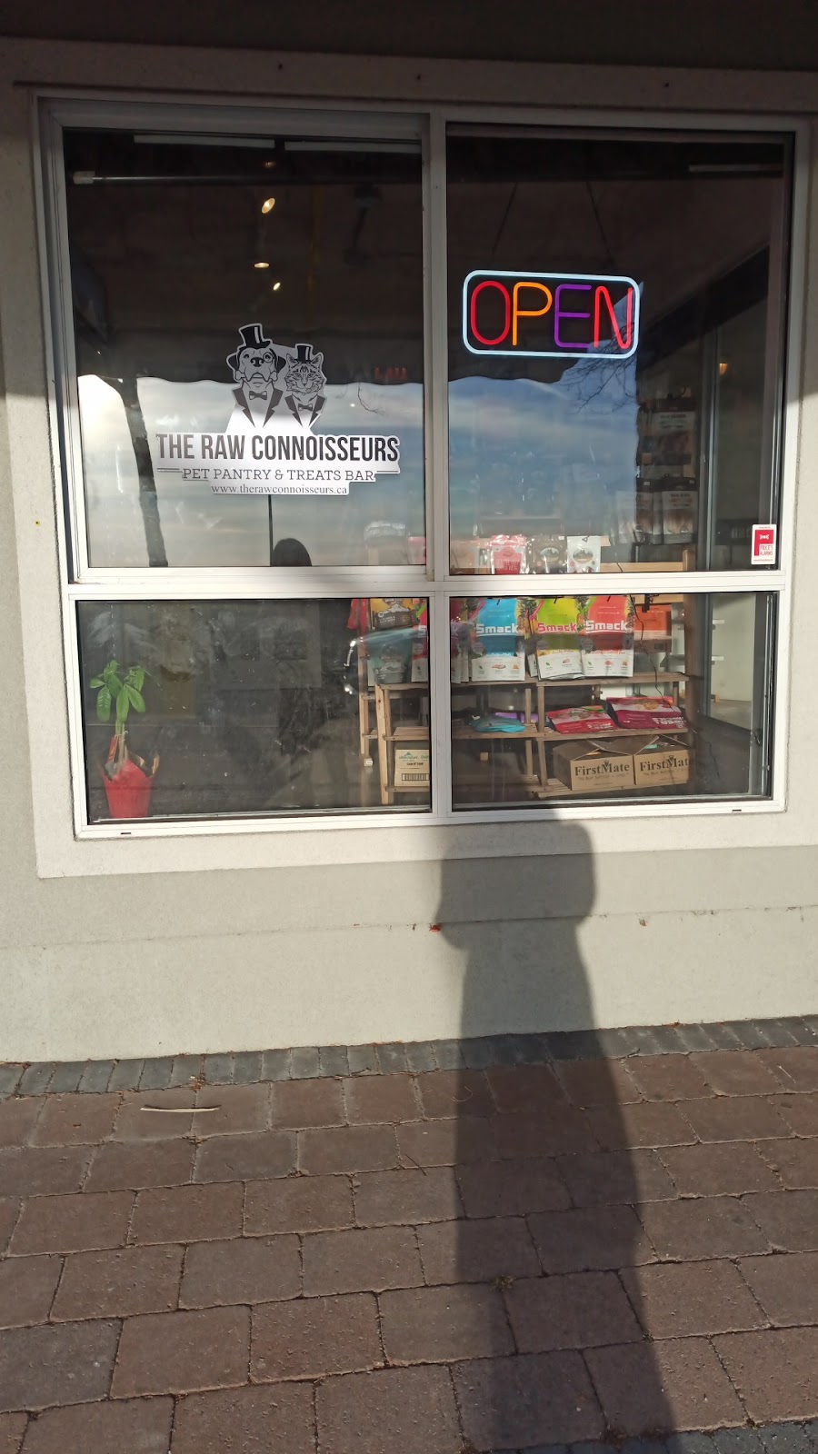 The Raw Connoisseurs | 15505 Marine Dr #103, White Rock, BC V4B 1C9, Canada | Phone: (604) 753-9625