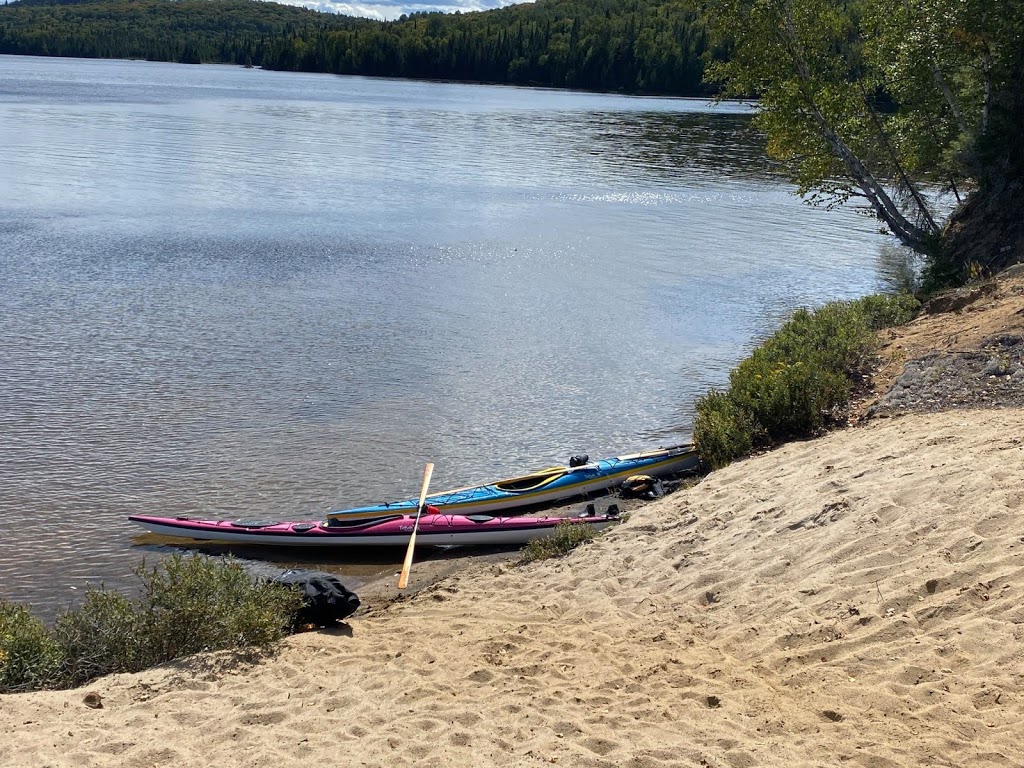 Tutjak Kayak kayak de mer | 2824 Boulevard Saint-Michel Suite 2, Trois-Rivières, QC G9A 5E1, Canada | Phone: (819) 384-0538