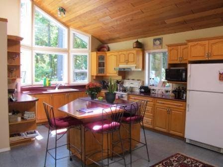 Twin Beaches B&B | 71 Decourcy Dr, Gabriola, BC V0R 1X1, Canada | Phone: (250) 325-0032