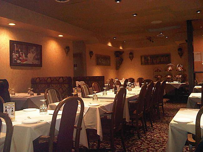 Shehnai Restaurant | 447 Main St W, Hamilton, ON L8P 1K5, Canada | Phone: (905) 577-0002