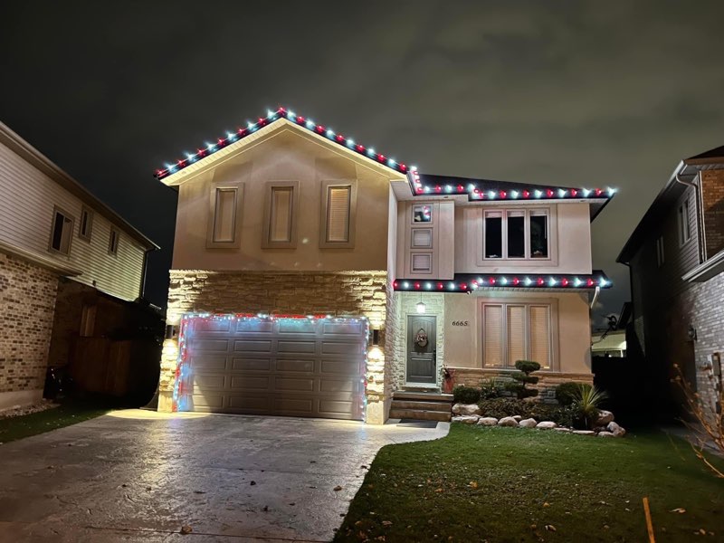 Christmas Light Hanging Truro | 731 Willow St, Truro, NS B2N 5H2, Canada | Phone: (902) 890-9423