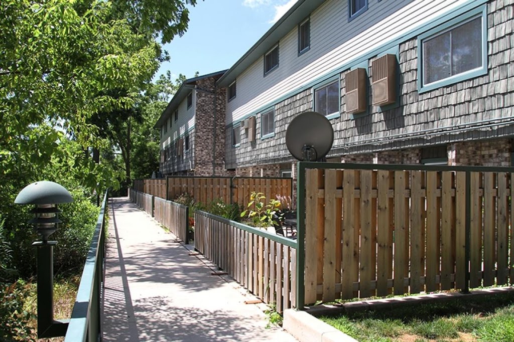 Westgate Village Apartment and Townhouse Rentals | 30 Bradmon Dr, St. Catharines, ON L2M 6T7, Canada | Phone: (905) 371-1201