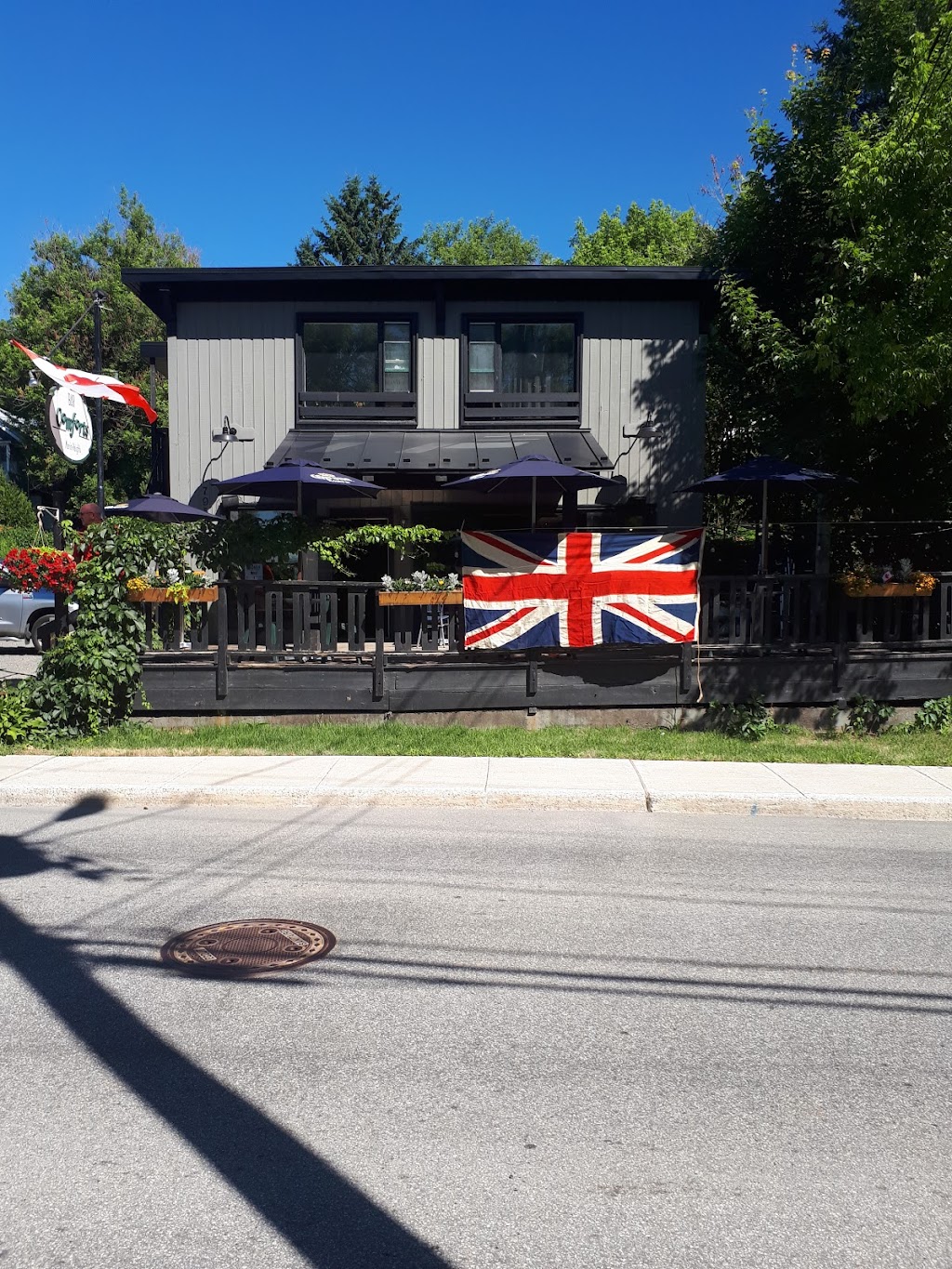 Bar Comforts | 795 Chem. du Village, Morin-Heights, QC J0R 1H0, Canada | Phone: (450) 226-5719