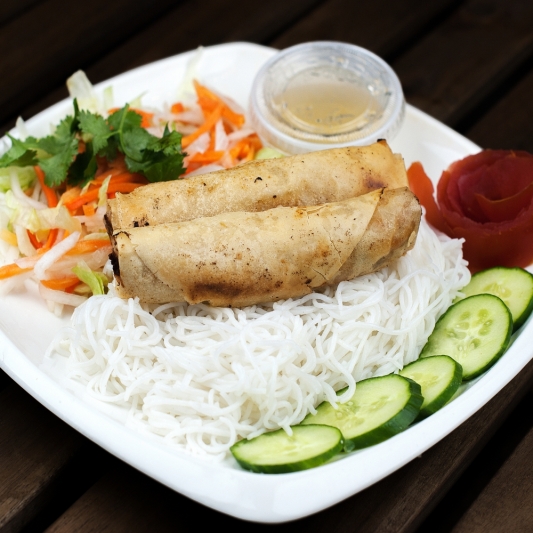 Queen Valley Vietnamese Restaurant | 19-6014 Vedder Rd, Chilliwack, BC V2R 5M4, Canada | Phone: (604) 858-5500