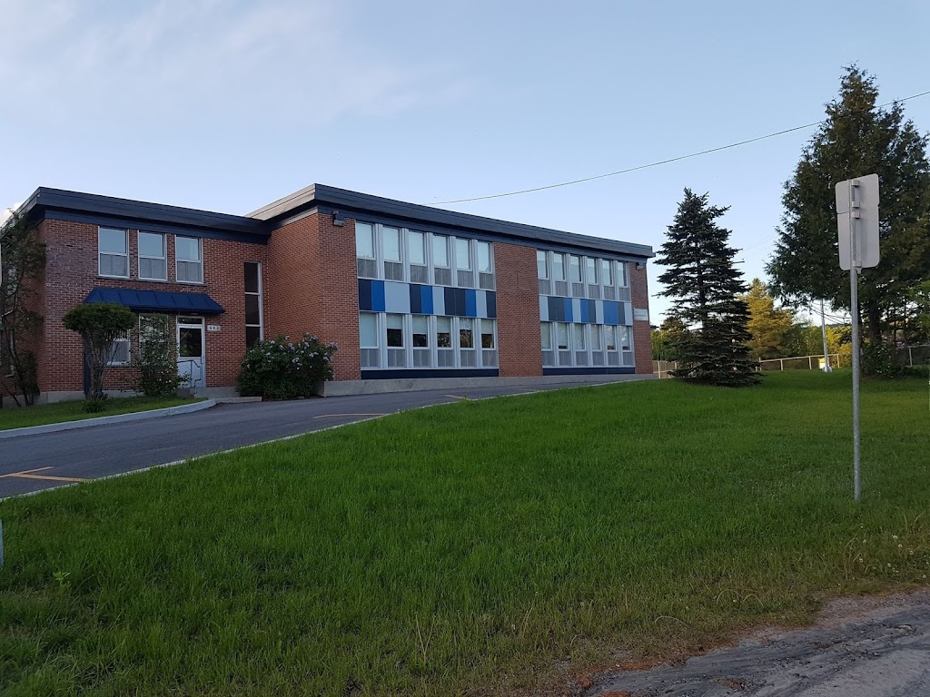 Primary School Henri Bourassa | 591 Chem. du Progrès, Chute-Saint-Philippe, QC J0W 1A0, Canada | Phone: (819) 585-2735