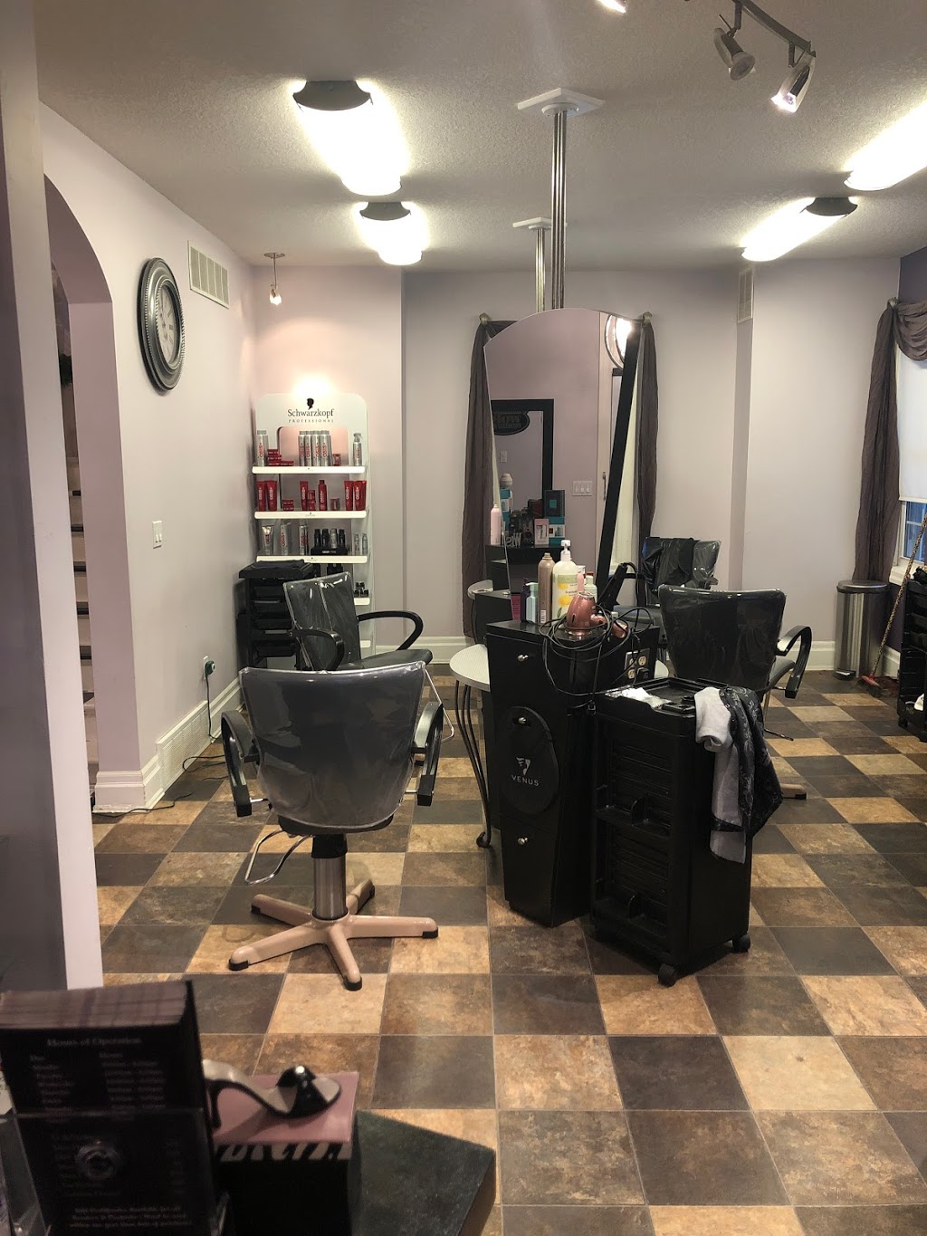 Stilleto Salon | 420 Wallace Ave N, Listowel, ON N4W 1L3, Canada | Phone: (519) 291-6800