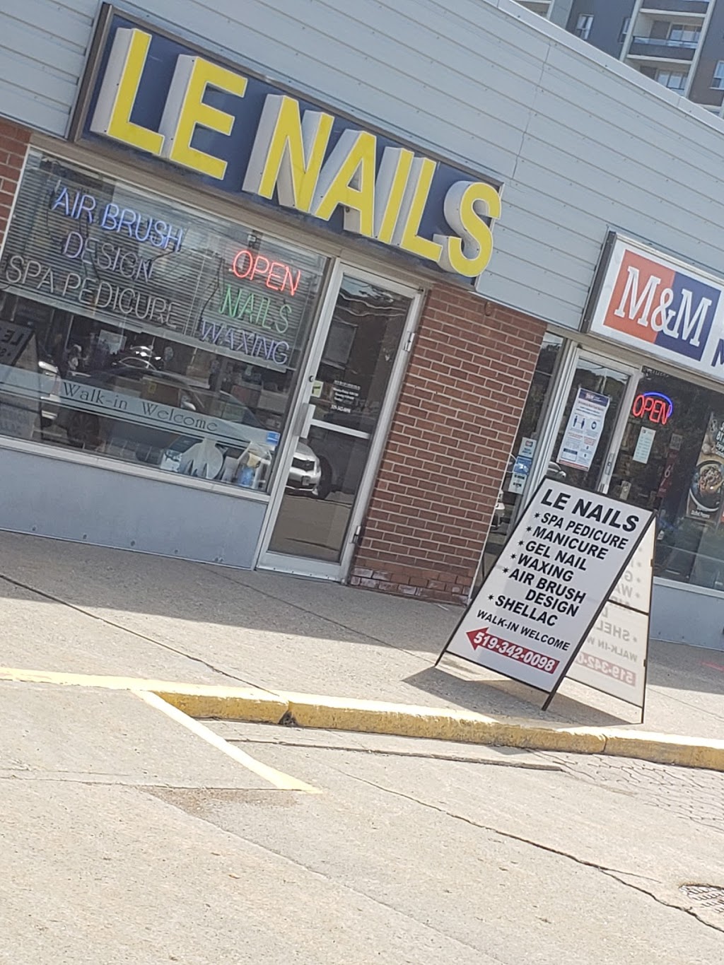 Le Nails | 90 Weber St N, Waterloo, ON N2J 4E7, Canada | Phone: (519) 342-0098