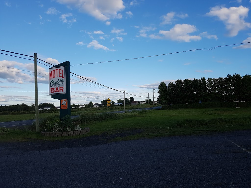 Motel Constello | 905 14e Ave, La Guadeloupe, QC G0M 1G0, Canada | Phone: (418) 459-3223