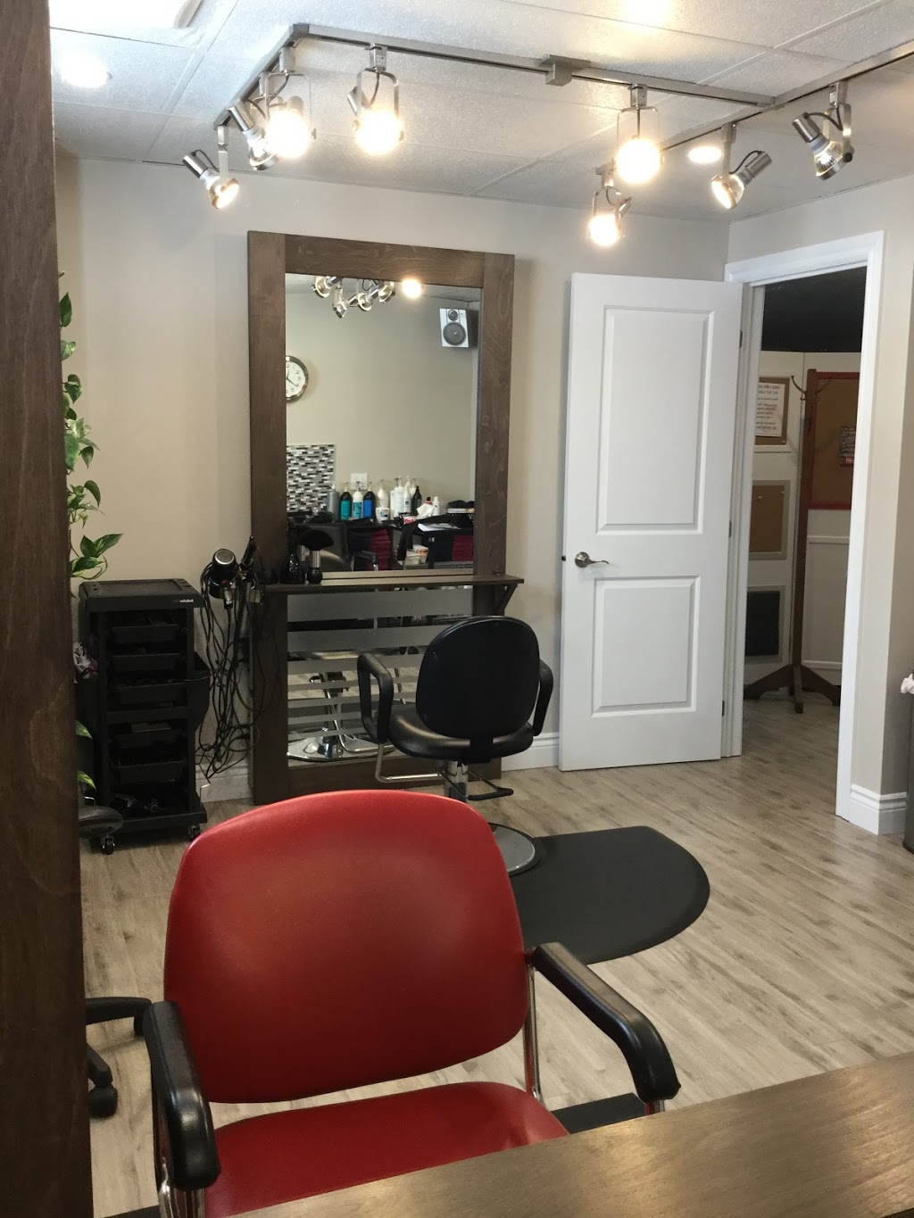 Studio Magenta (Coiffure, Manucure, Pédicure) | 2240 Rue Saint Nicolas, Drummondville, QC J2B 7A7, Canada | Phone: (819) 478-6254