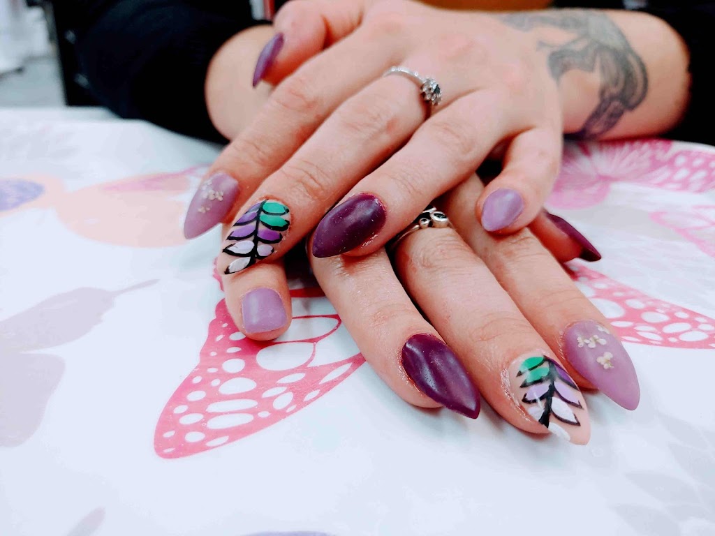 Ongles Shaleine | 720 Boulevard St Luc, Alma, QC G8B 2L2, Canada | Phone: (418) 719-0227