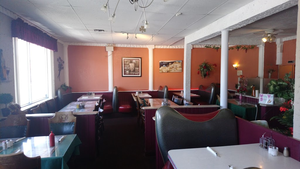 Bravo Family Restaurant & Dining Lounge | 495 King St E, Gananoque, ON K7G 1G9, Canada | Phone: (613) 382-2163
