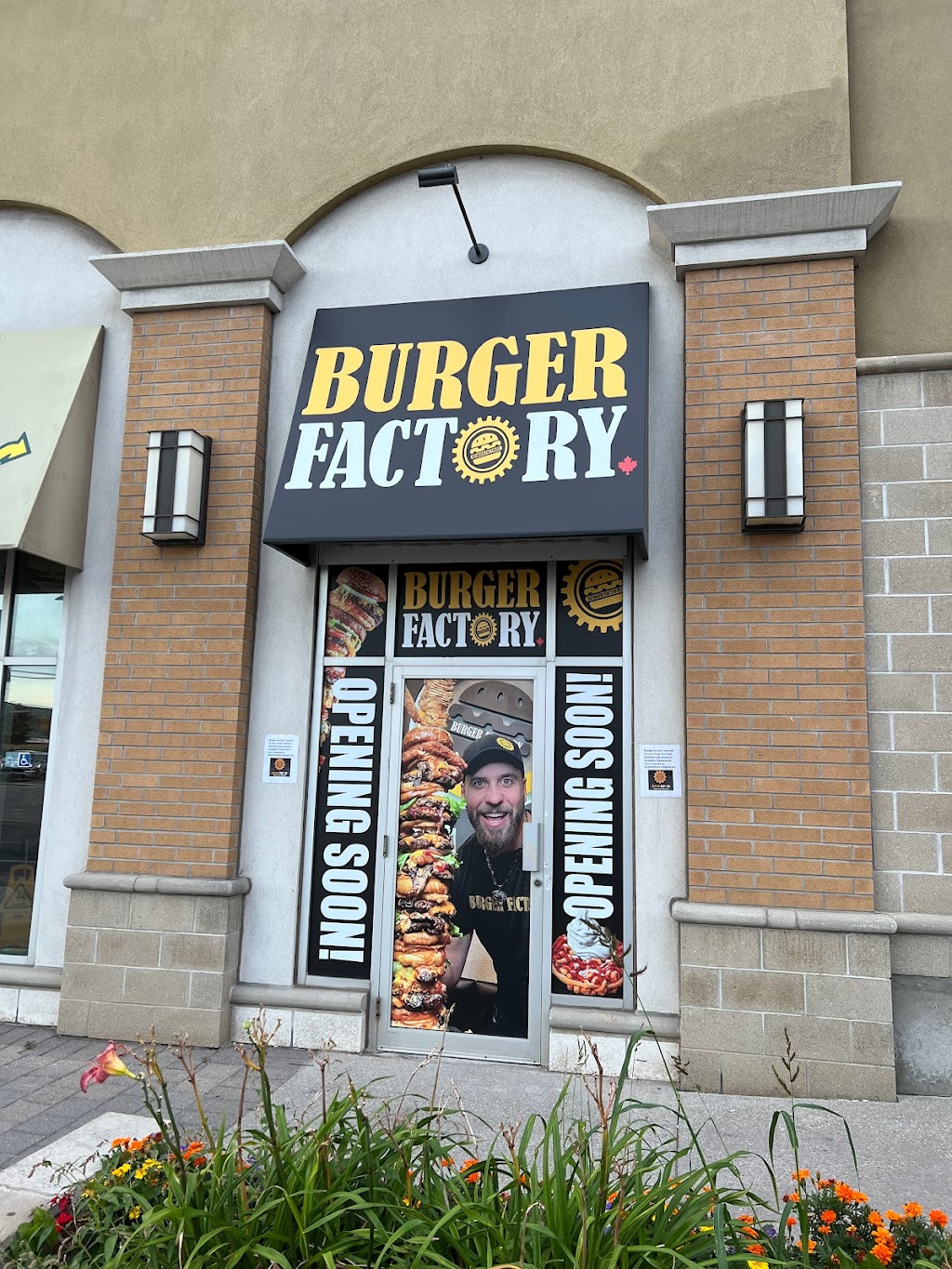 Burger Factory | 10 Disera Dr #120, Thornhill, ON L4J 0A7, Canada | Phone: (289) 999-9909