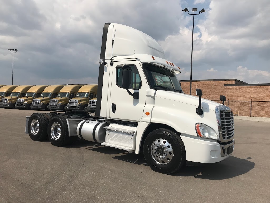 SelecTrucks of Toronto | 1525 Britannia Rd E, Mississauga, ON L4W 1S5, Canada | Phone: (855) 370-5915