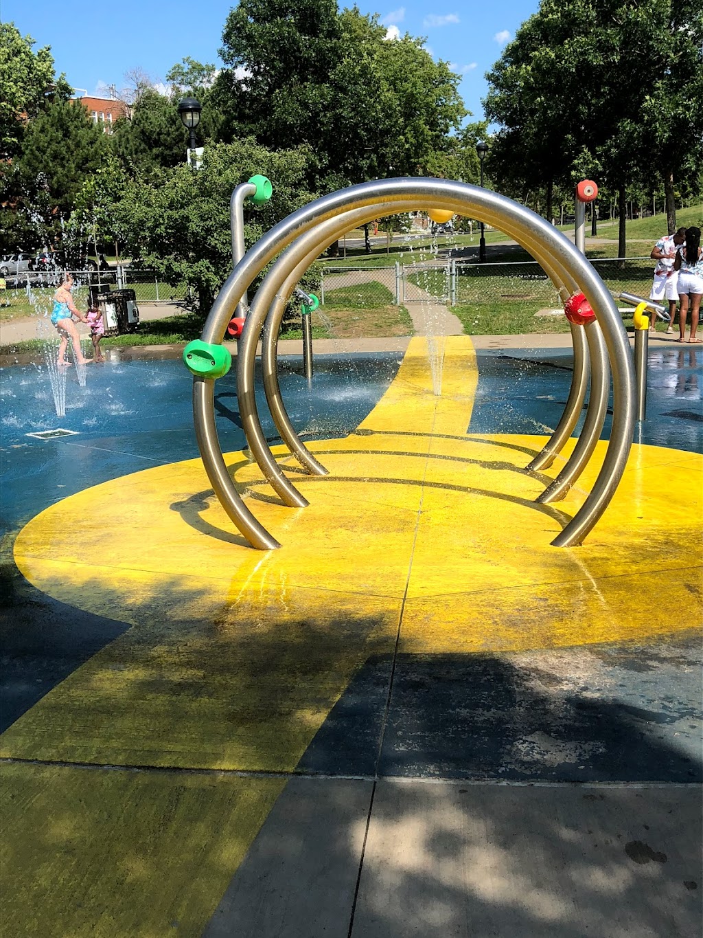 terrain de jeu pour enfant | Rue Beaubien E, Montréal, QC H1X 1P2, Canada | Phone: (514) 872-0311