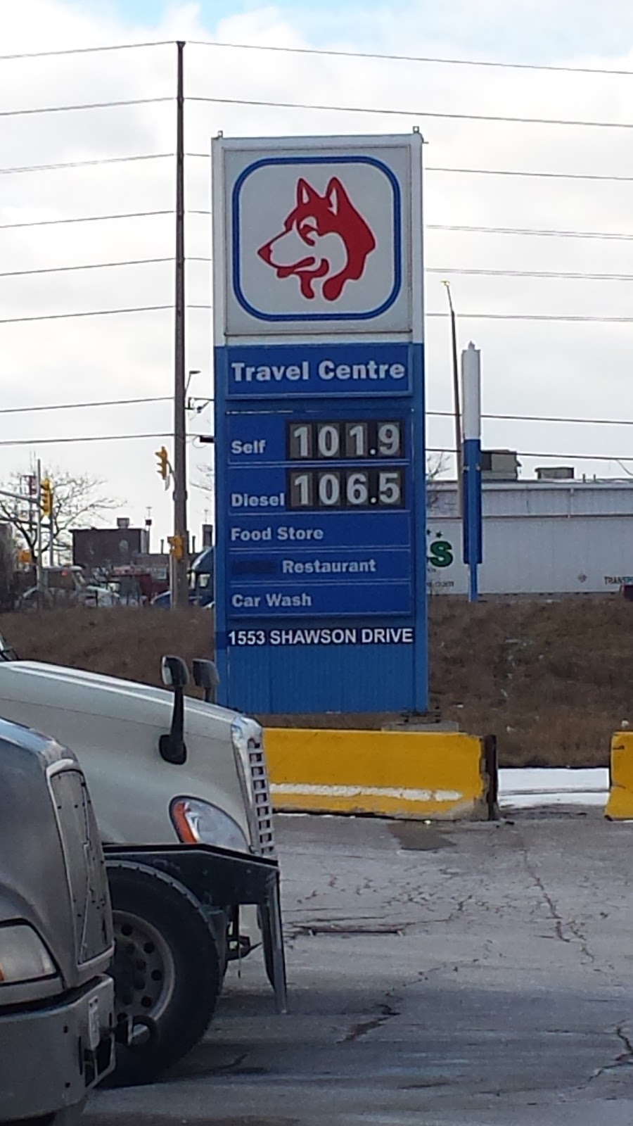 HUSKY/ESSO | 1553 Shawson Dr, Mississauga, ON L4W 1T7, Canada | Phone: (905) 565-9090