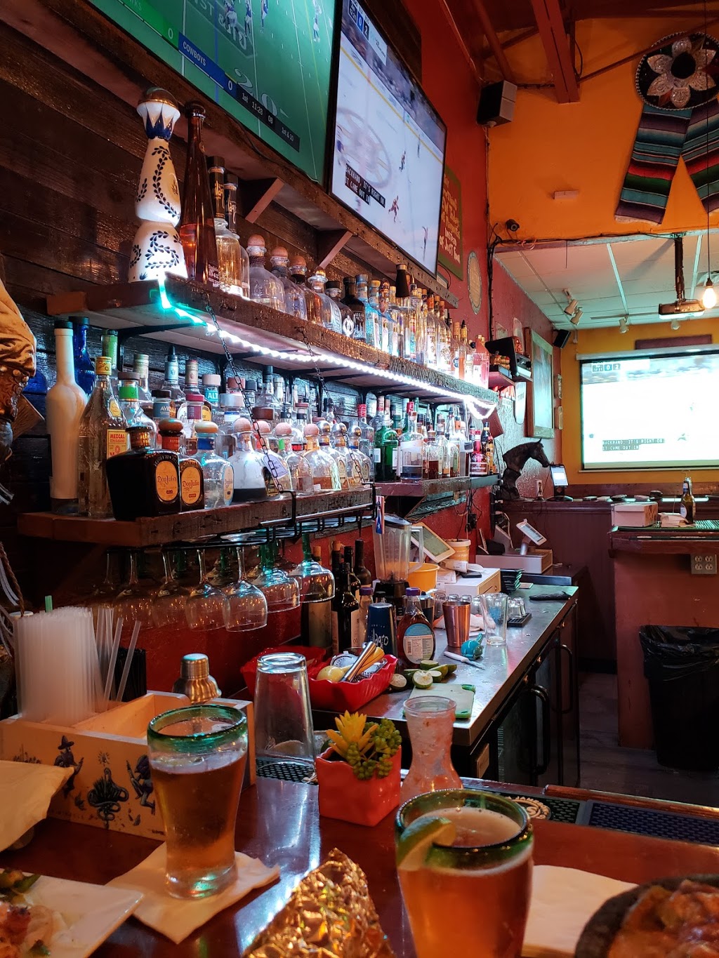 Aguacates Mexican Bar & Grill | 765 Elmwood Ave, Buffalo, NY 14222, USA | Phone: (716) 259-8205