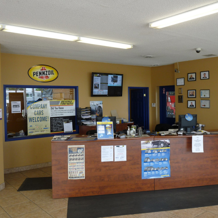 Beverly Tire & Auto | 209 S Service Rd, Grimsby, ON L3M 1Y6, Canada | Phone: (905) 309-9191