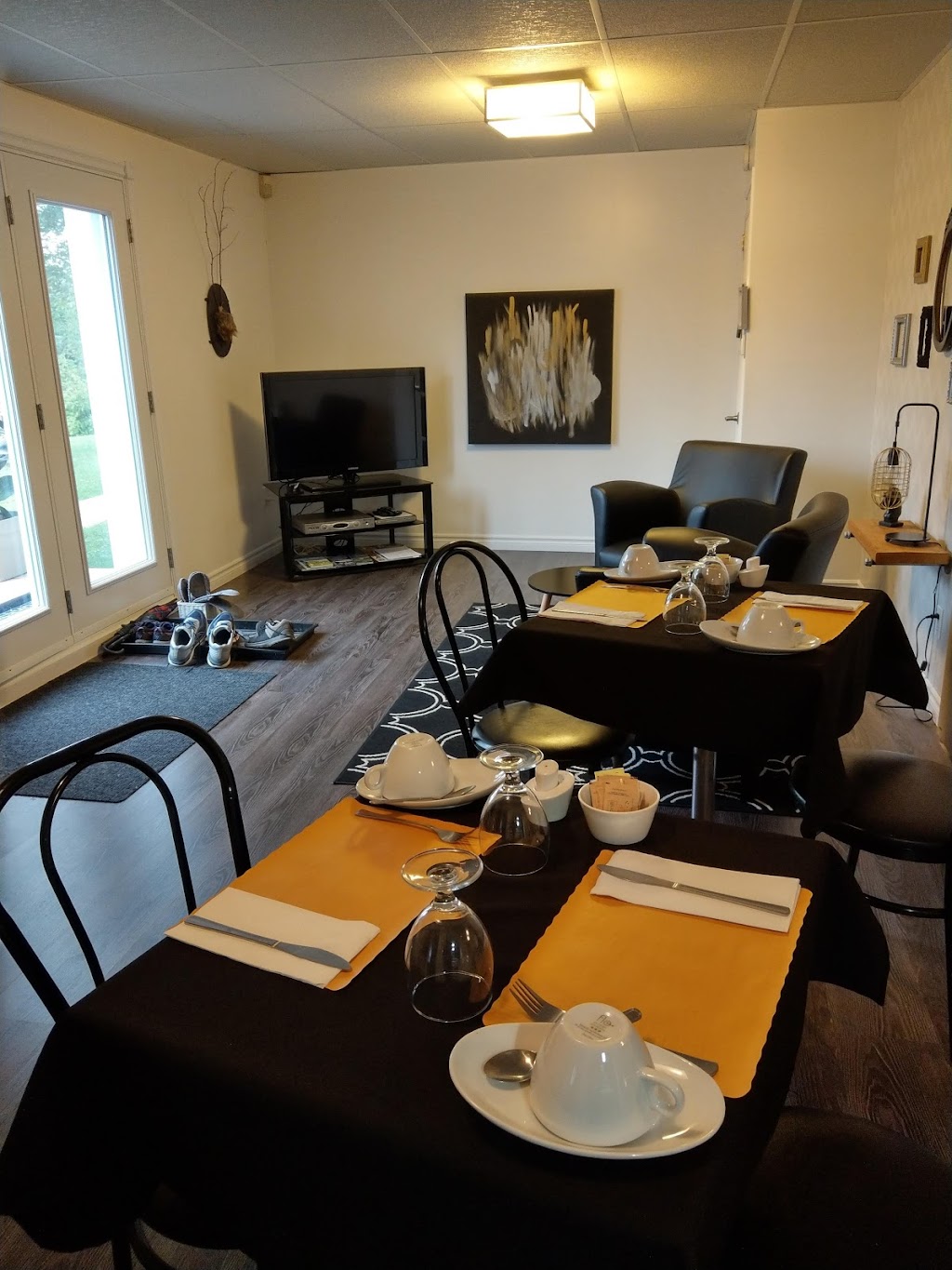 Gîte De La Montagne Urbaine | 123 Rue de la Providence, LAnse-Saint-Jean, QC G0V 1J0, Canada | Phone: (418) 608-8311