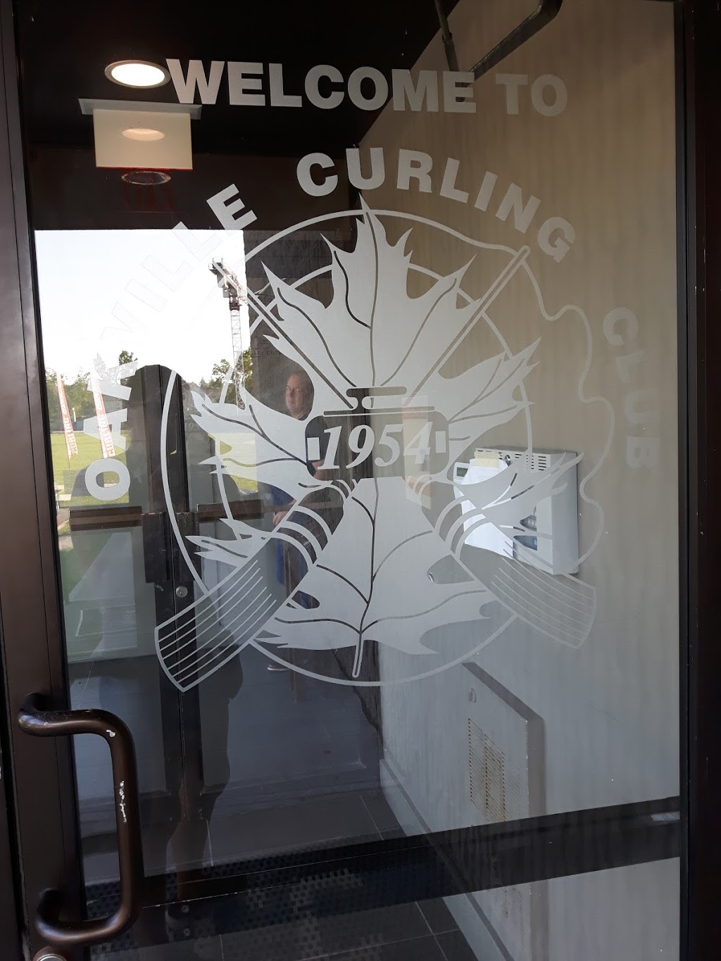 Oakville Curling Club Ltd | 224 Allan St, Oakville, ON L6J 6L2, Canada | Phone: (905) 844-6982