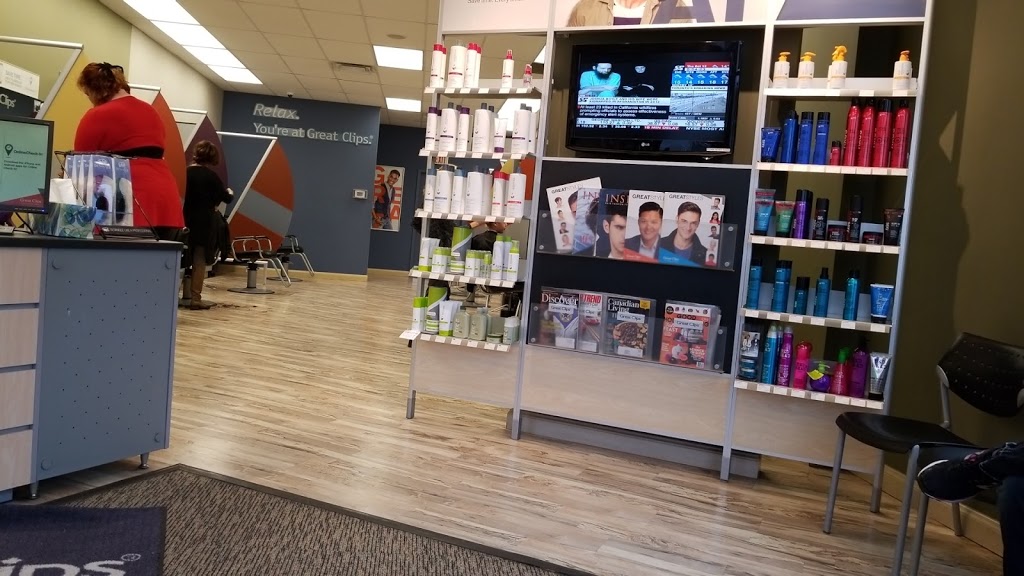 Great Clips | 3920 Brock St N Ste 9, Whitby, ON L1R 3E1, Canada | Phone: (905) 493-9111