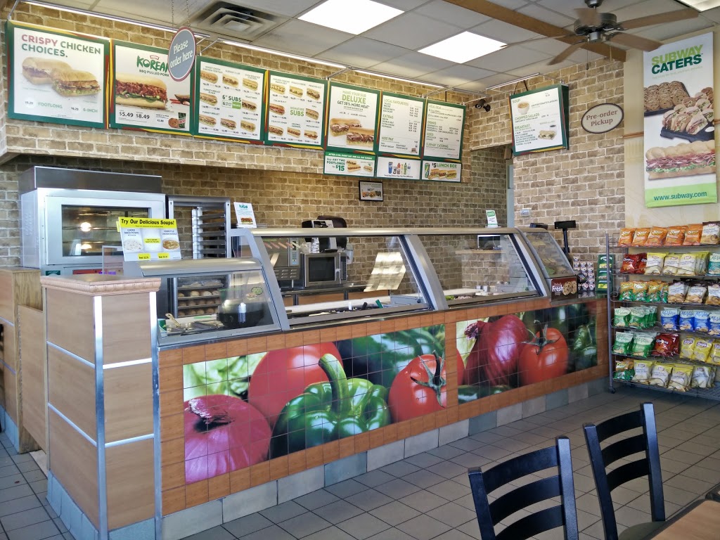 Subway | 10520 Yonge St Unit 38A, Richmond Hill, ON L4C 3C5, Canada | Phone: (905) 737-2999