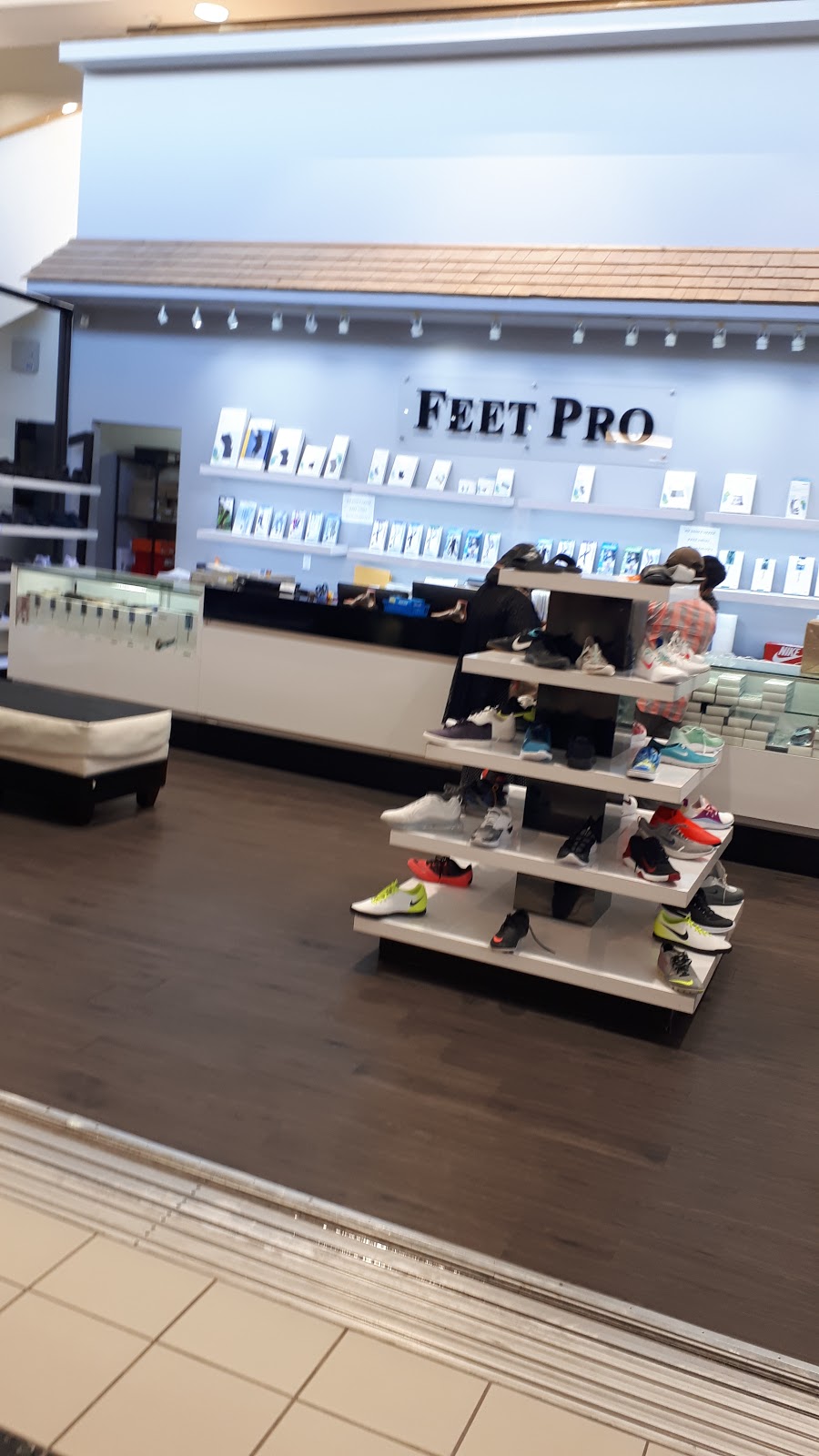 Feet Pro | 377 Burnhamthorpe Rd E, Mississauga, ON L5A 3Y1, Canada | Phone: (905) 232-0320