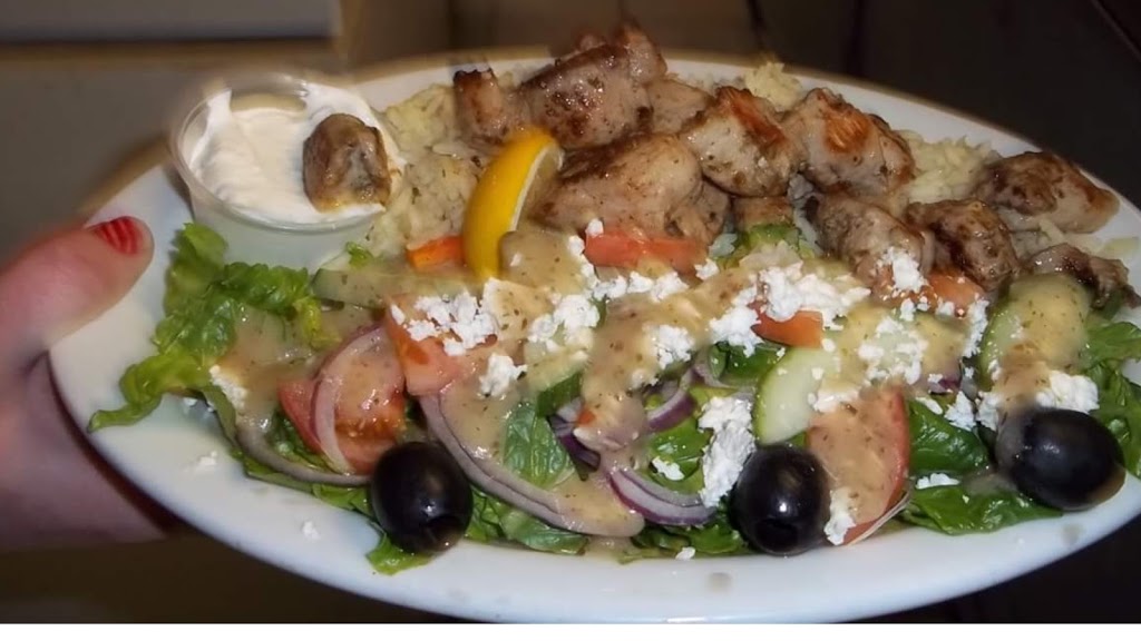 Bravo Family Restaurant & Dining Lounge | 495 King St E, Gananoque, ON K7G 1G9, Canada | Phone: (613) 382-2163