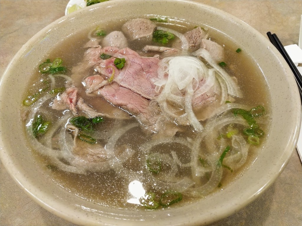 Royal Pho Restaurant Ltd | 7056 Kerr St, Vancouver, BC V5S 4W2, Canada | Phone: (604) 436-4831