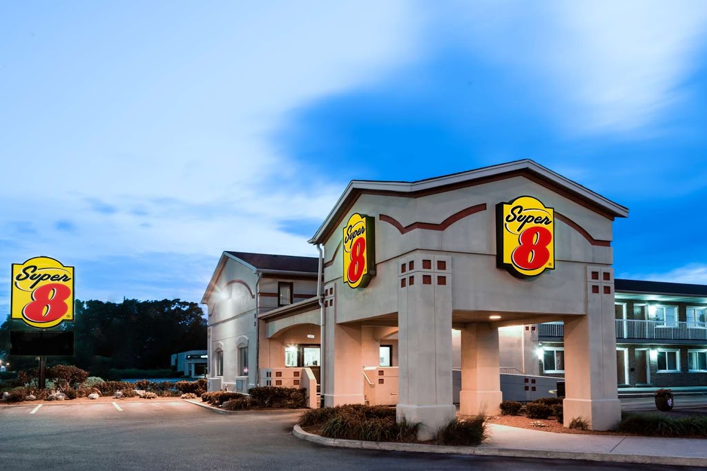 Super 8 by Wyndham Guelph | Silver Crk N, 281 Woodlawn Rd W, Guelph, ON N1H 7K7, Canada | Phone: (519) 836-5850