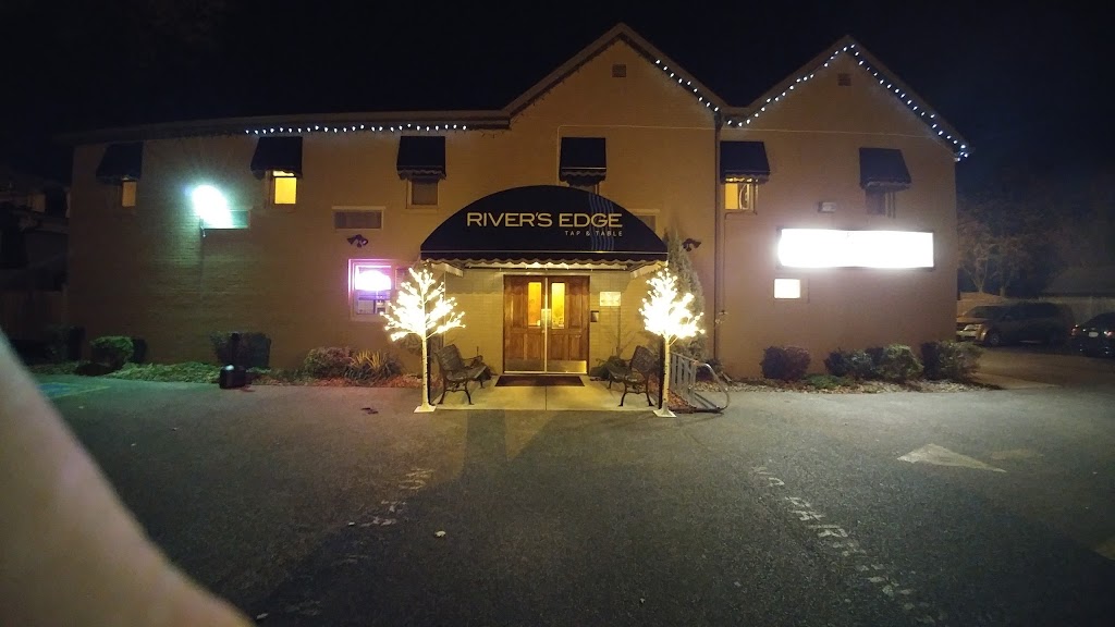 Rivers Edge Tap & Table | 494 Riverdale Ave, Windsor, ON N8S 4B6, Canada | Phone: (519) 915-0200