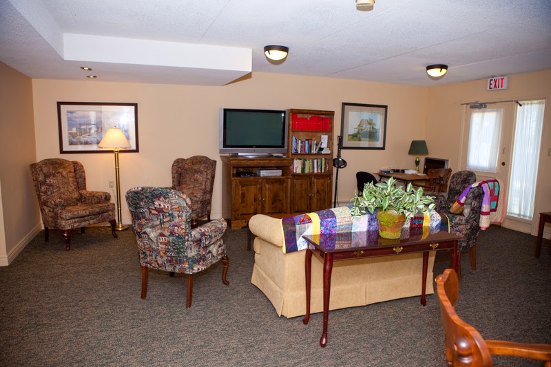 Goderich Place Retirement Residence | 30 Balvina Dr E, Goderich, ON N7A 4L5, Canada | Phone: (519) 524-4243