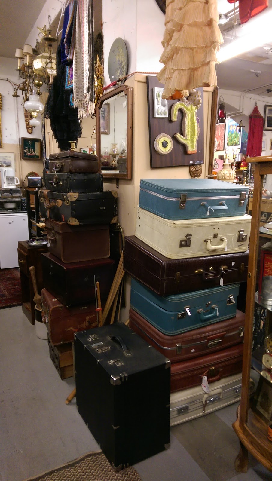 Antique Alley | 605 Front St, New Westminster, BC V3M 1A1, Canada | Phone: (604) 725-7198