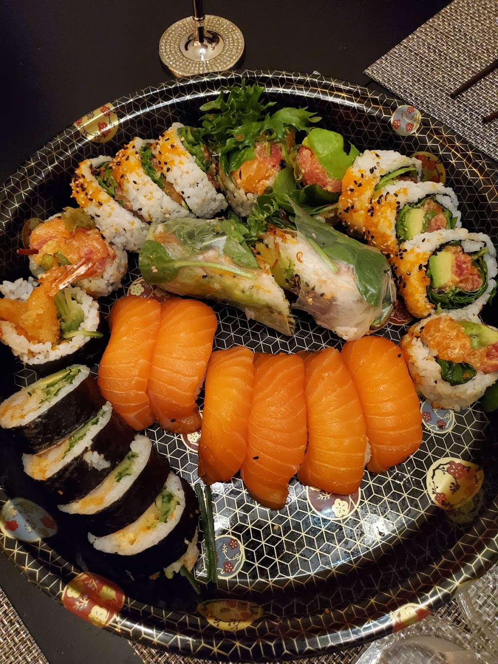 Sushi Kiki | 1101 Boulevard Brassard Suite 105, Chambly, QC J3L 5R4, Canada | Phone: (450) 684-9918