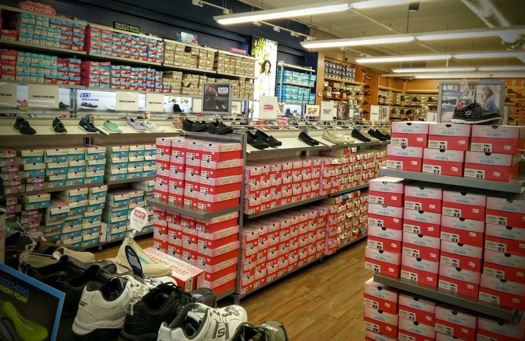 Tootsies Shoe Market | 25 Benjamin Rd, Waterloo, ON N2V 2G8, Canada | Phone: (519) 746-1050