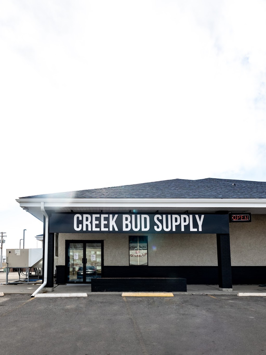 Creek Bud Supply | 1315 Freebairn Ave #2, Pincher Creek, AB T0K 1W0, Canada | Phone: (403) 632-2233